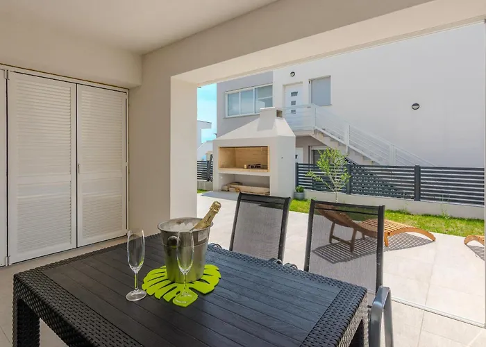 Cozy In With Wifi Апартаменты