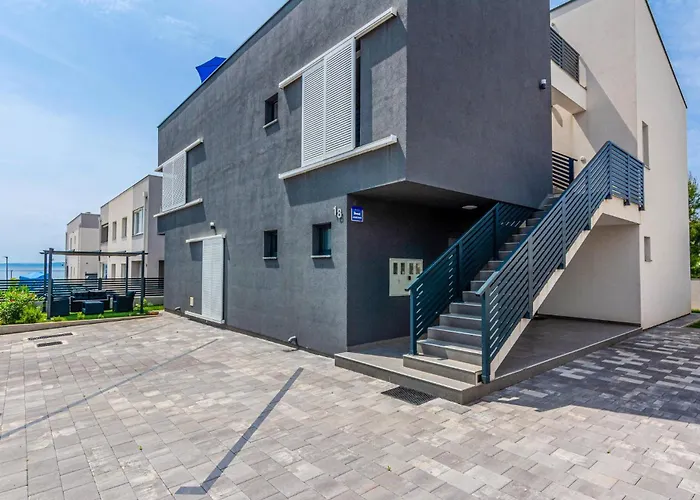 Апартаменты Cozy In With Wifi Вир