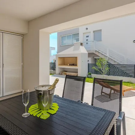 1 Bedroom Amazing In Apartment