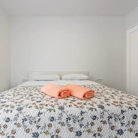 Cozy In With Wifi Apartment