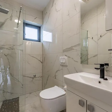 1 Bedroom Amazing In Vir